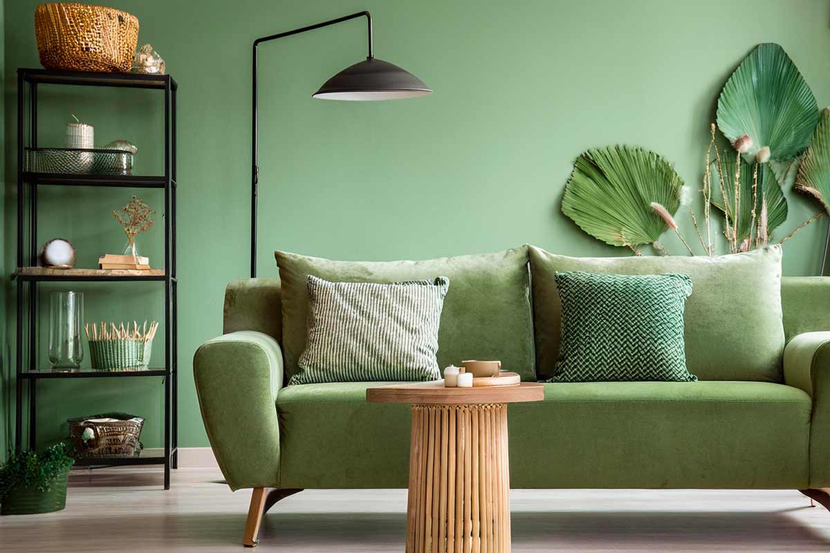 soggiorno con dominanza di verde - energia positiva in casa