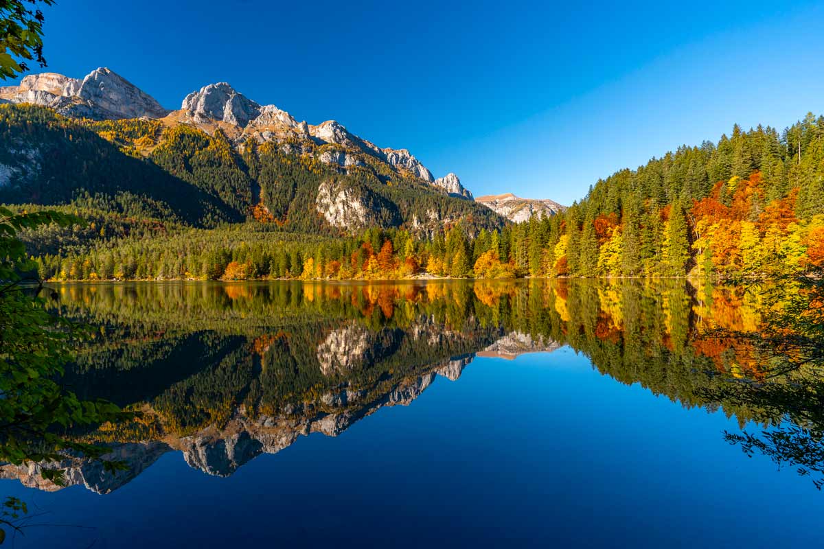 Lago di Tovel in autunno
