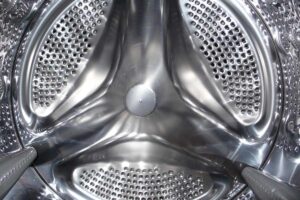 oggetti che distruggono il cestello della lavatrice