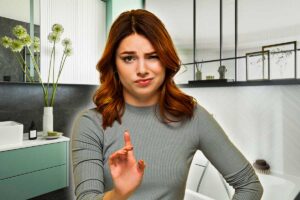 10 errori che rendono il bagno piccolo ancora più piccolo (e come evitarli)