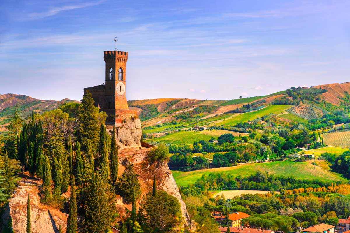 il borgo romantico di Brisighella in Emilia-Romagna
