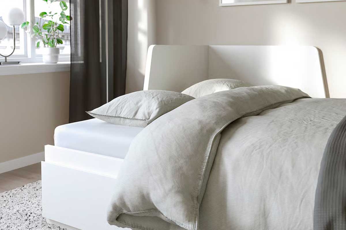 FLEKKE di IKEA divano letto salvaspazio