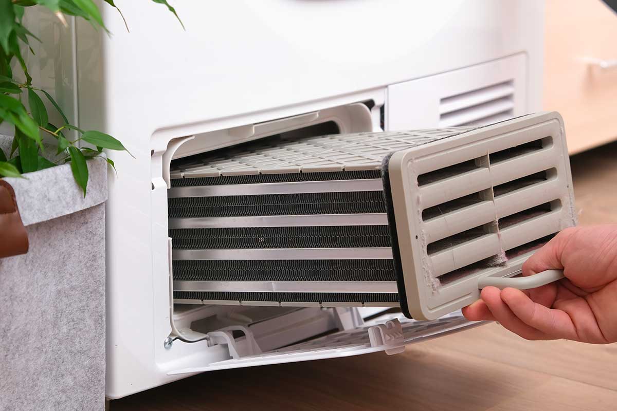 Pulizia del condensatore dell’asciugatrice: quando farla e come farla per consumare meno