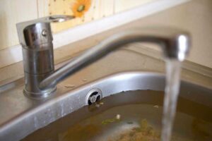 Scarichi otturati? Ecco il metodo naturale che li libera in pochi minuti