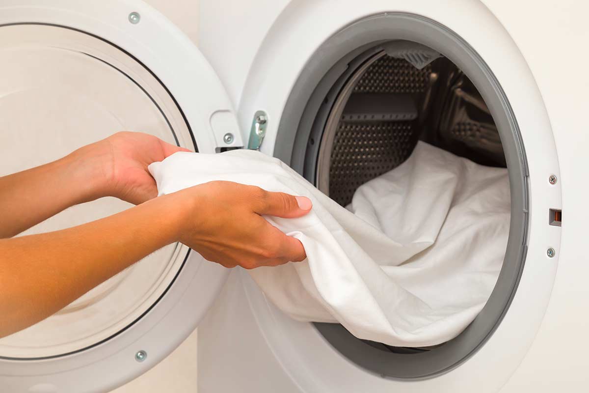 A quanti gradi lavare le lenzuola? Il dettaglio che cambia tutto