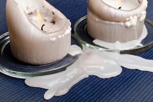 Cera sulla tovaglia? Il primo errore da evitare per salvarla davvero