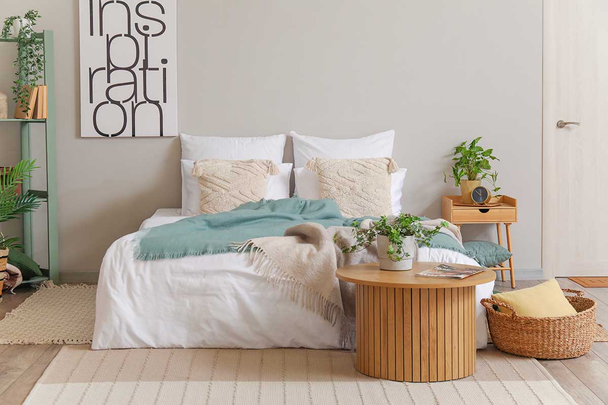 La palette di colori che fa sembrare la camera da letto più grande e più rilassante