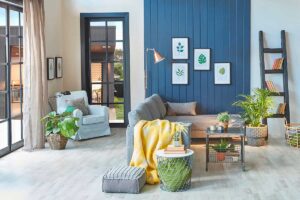 Colori chiari o scuri in soggiorno? Il trucco visivo per farlo sembrare più ampio