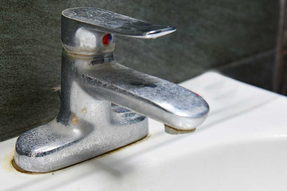 Come togliere il calcare dai rubinetti in acciaio senza rovinarli