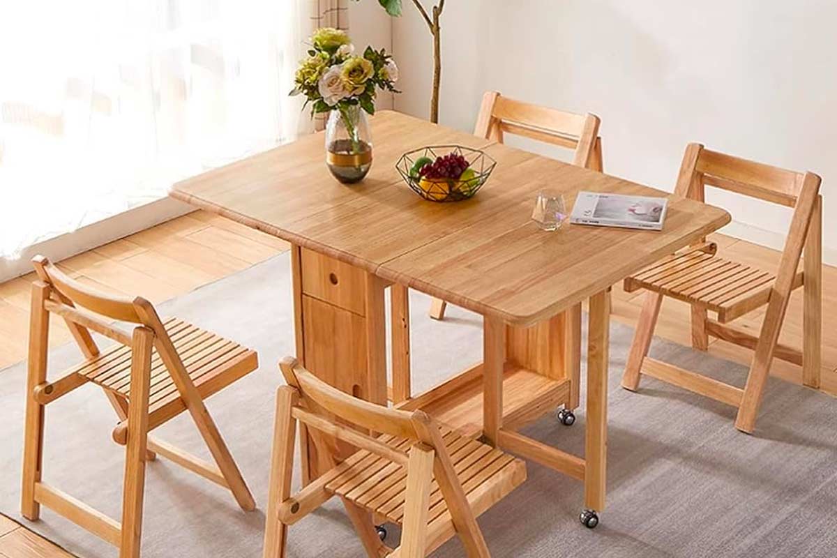 Set di tavolo da pranzo pieghevole e sedie