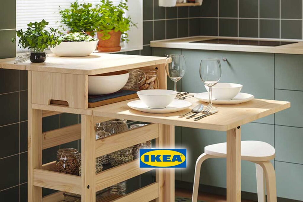 RESARÖ di IKEA: il tavolo che si apre come una piccola isola di luce nelle cucine più piccole
