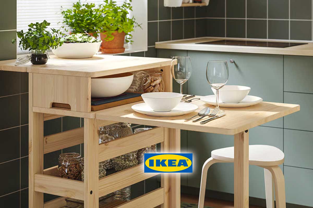 RESARÖ di IKEA: il tavolo che si apre come una piccola isola di luce nelle cucine più piccole