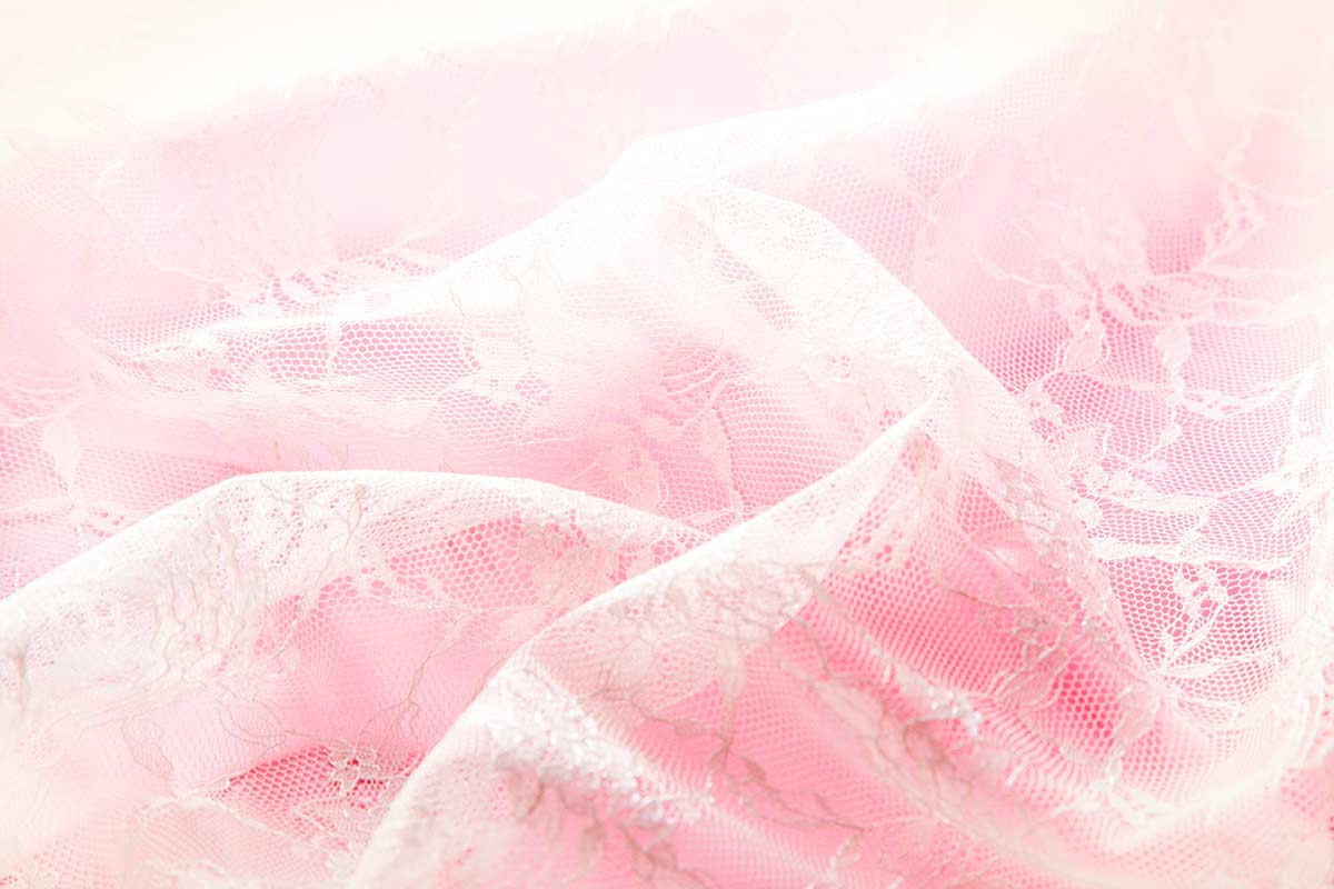 Tende fai da te in stile shabby: pochi gesti, tessuti leggeri e una luce più morbida in casa