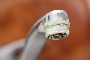 Calcare ostinato sui rubinetti