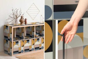 Dettaglio e vista d’insieme di un mobile rivestito con carta da parati a motivi geometrici colorati, con una mano che apre l’anta. Lo stile moderno e i colori caldi danno personalità all’arredo.