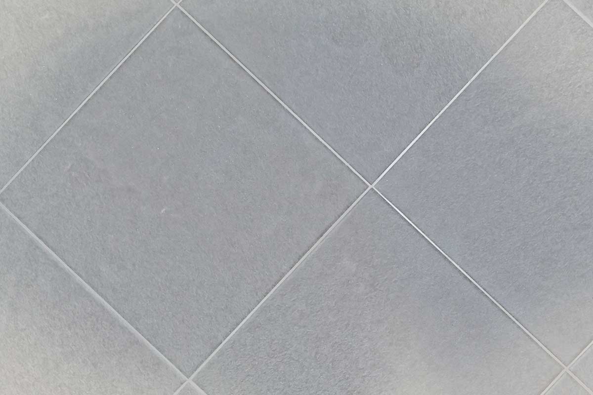 Fughe del pavimento opache dopo i lavaggi