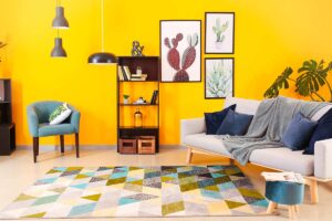 Soggiorno colorato con la regola del 60-30-10