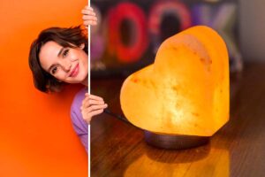 Non solo soprammobile: questa lampada di sale crea un’atmosfera romantica in soggiorno