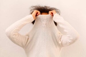 Maglioni pieni di pallini, foto © Dasha Petrenko, stock.adobe.com