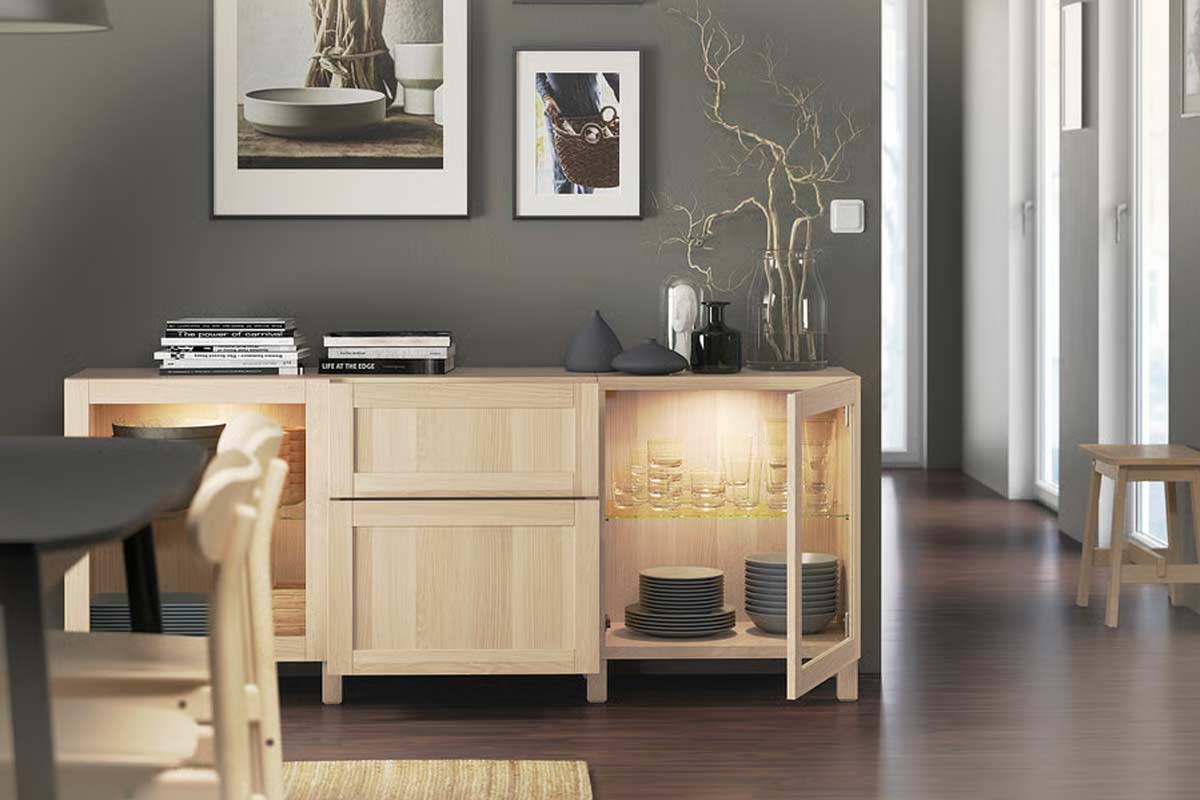 Rovere bianco e vetro, la tendenza IKEA del 2026