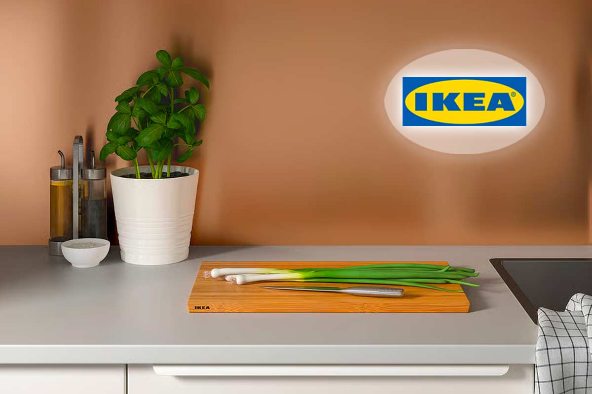 Il rivestimento IKEA effetto rame che cambia il look della cucina in un pomeriggio
