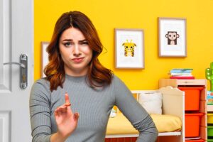 Cameretta per bambino di colore giallo.