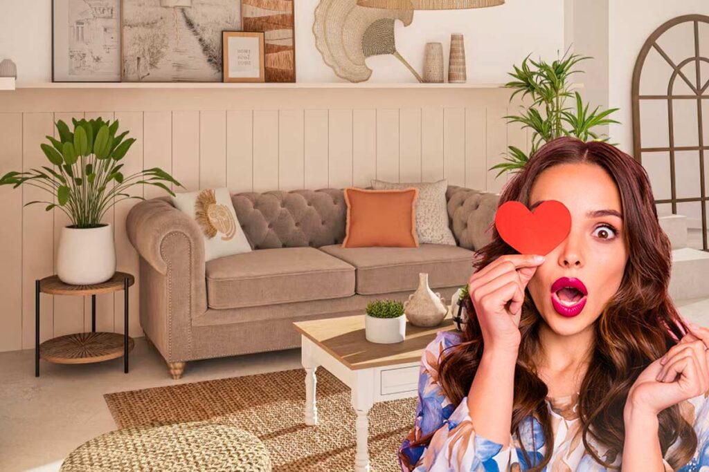 Più che un divano, una carezza: tutto il fascino del Chesterfield beige rosato in velluto di Maisons du Monde