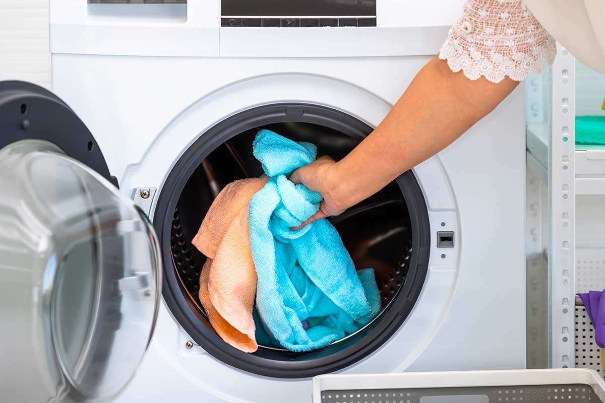 come evitare i residui di detersivo nel bucato