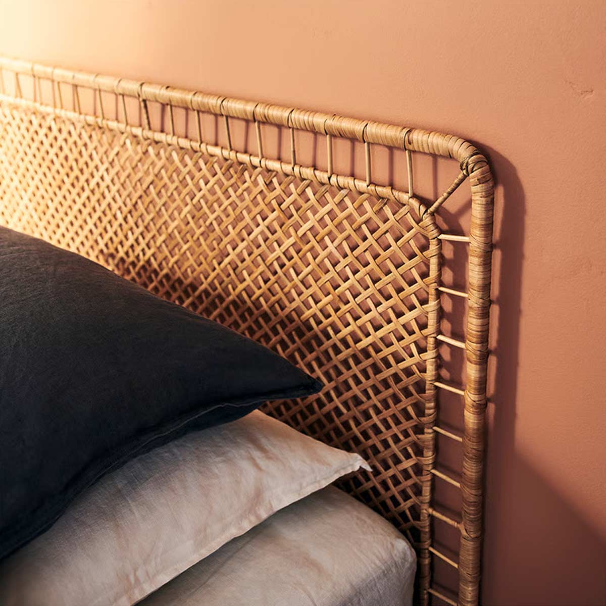 testiera letto in rattan IKEA