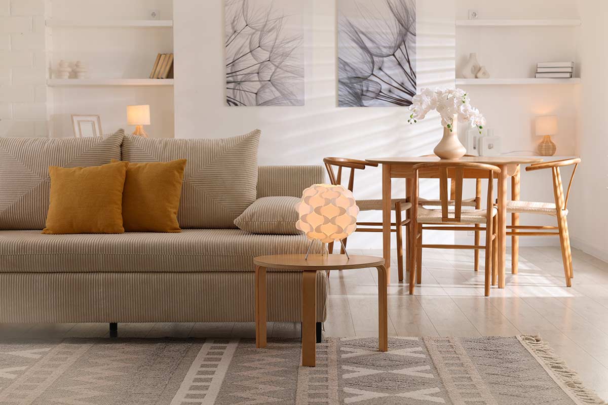 Minimalismo Caldo: come arredare con pochi pezzi senza rendere la casa fredda