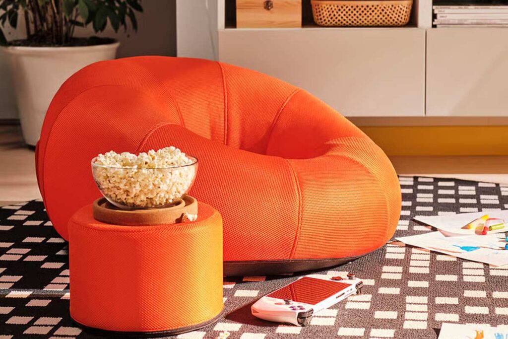 Poltrona gonfiabile IKEA BRÄNNBOLL: il nuovo must per chi ama giocare comodo
