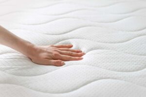 Sanificare il materasso a fine inverno