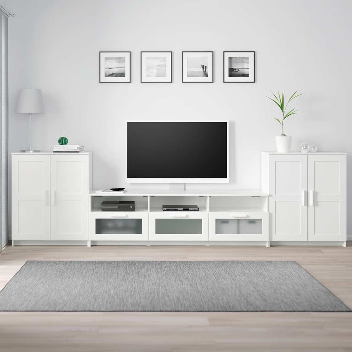 sistema IKEA BRIMNES per la parete TV