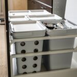 IKEA, il secchio HÅLLBAR da 4,95€ che mette ordine sotto il lavello senza occupare piano Cassetto da cucina organizzato con secchi HÅLLBAR IKEA