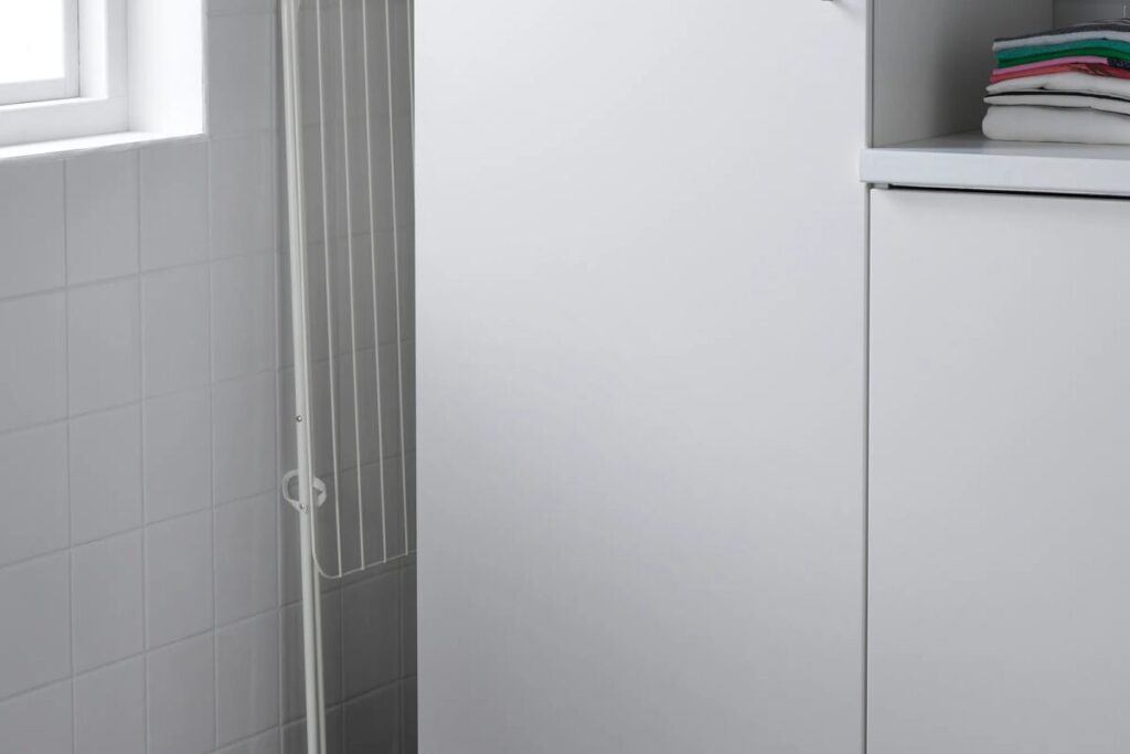 IKEA, JÄLL a 7,95€: lo stendino largo 40 cm che libera il balcone dopo il bucato