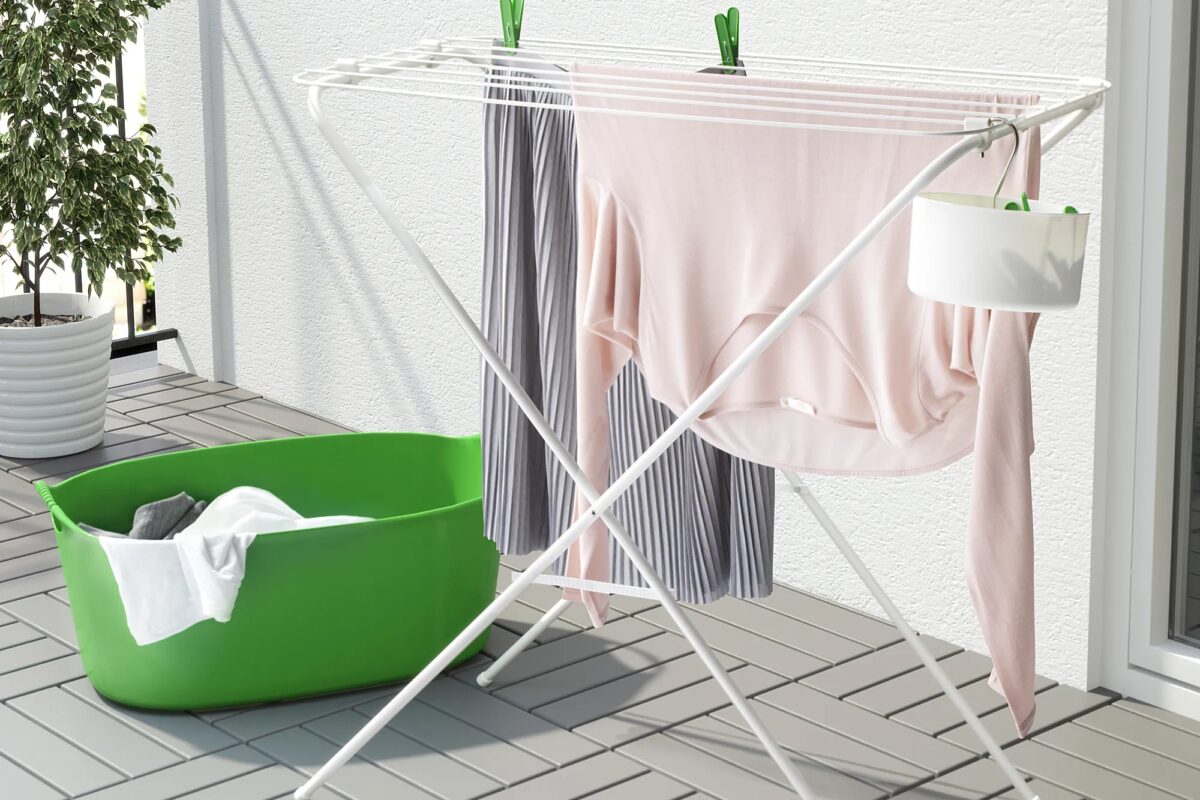 Stendibiancheria IKEA JÄLL chiuso e riposto in poco spazio