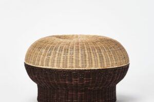 Poggiapiedi contenitore IKEA PS 2026 in rattan marrone rosso
