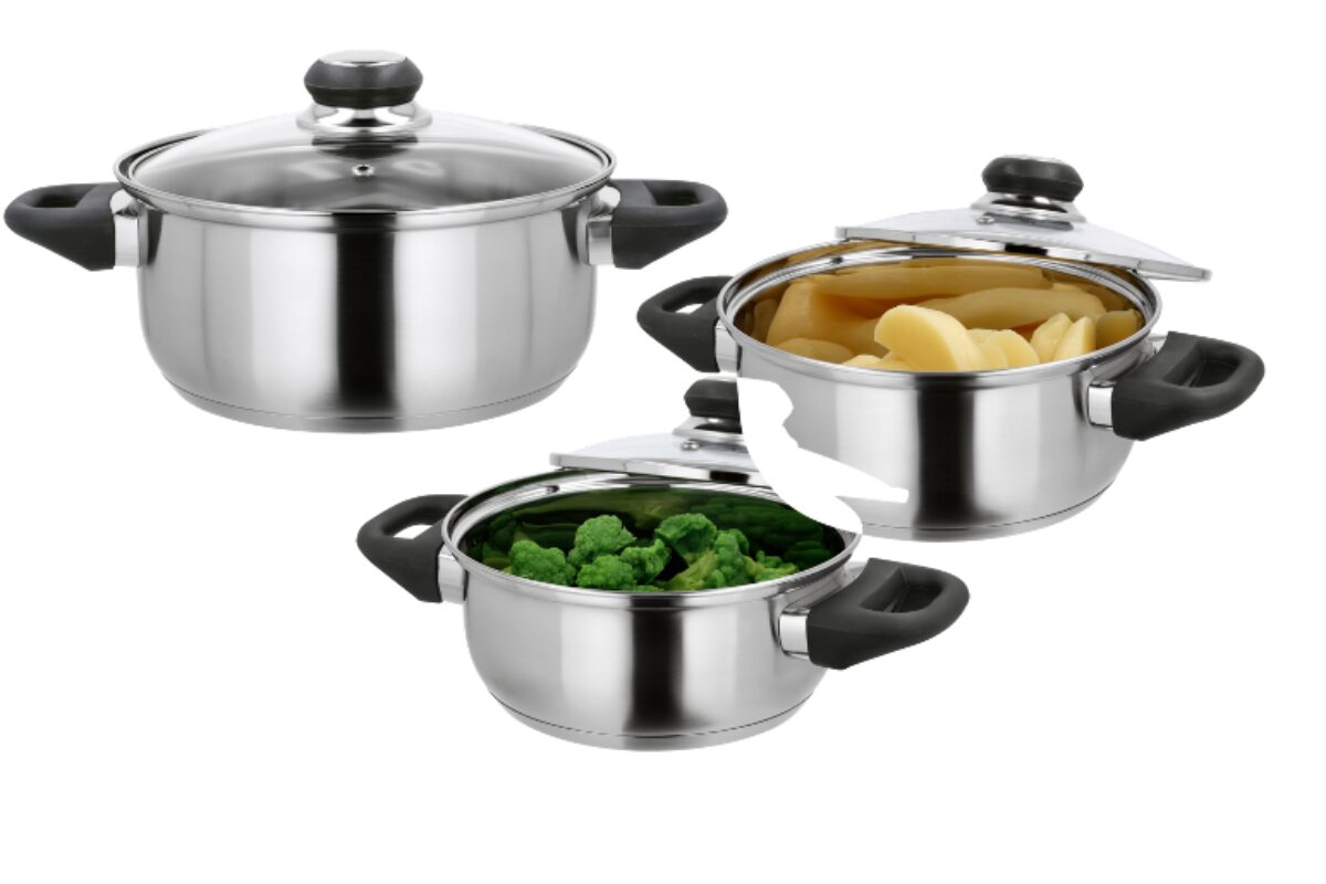 Set pentole Silvercrest con coperchi e verdure nella foto ufficiale Lidl